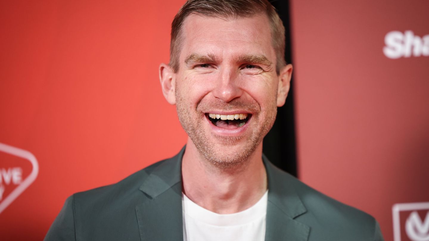 Per Mertesacker wird den FC Arsenal nach insgesamt 15 Jahren im Club verlassen. Foto: Christian Charisius/dpa