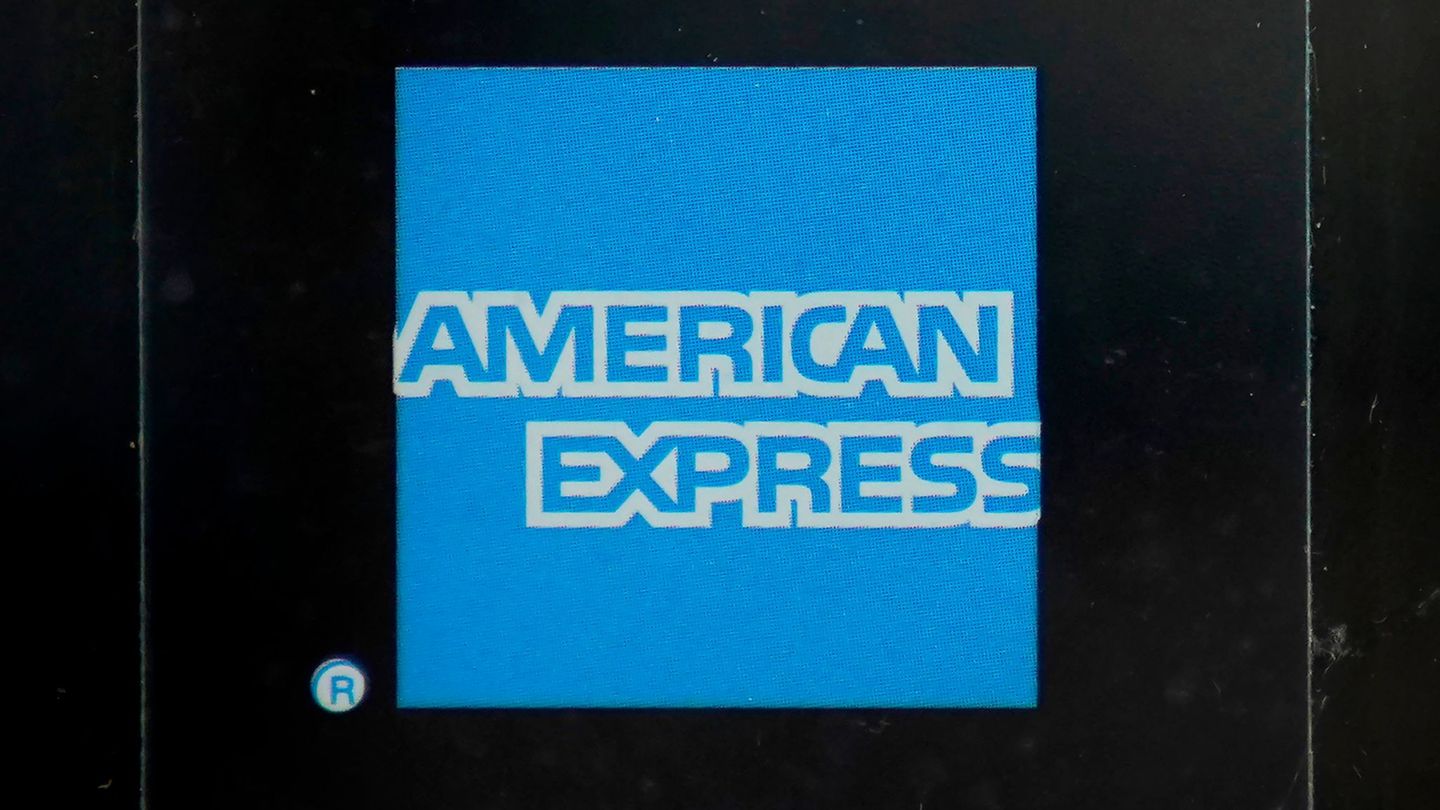 Zinspolitik: Trump droht mit Zinsdeckel für Kreditkarten – Banken warnen