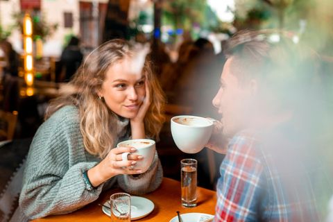 Erstes Date: Ein gemeinsamer Kaffee