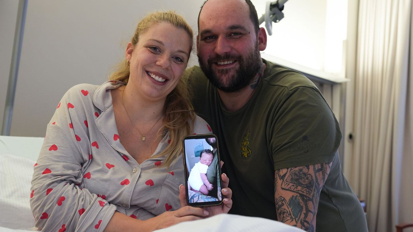 Das kleine Mädchen ist in Hamburg in einem Auto zur Welt gekommen. Foto: Marcus Brandt/dpa