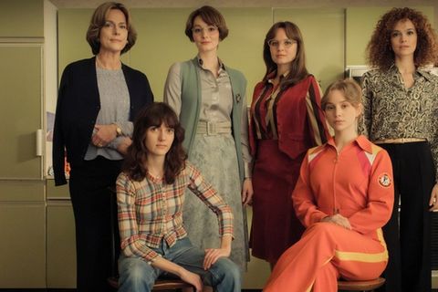 "Ku'damm 77" (v.o.l.n.u.r.): Caterina Schöllack (Claudia Michelsen), Helga von Boost (Maria Ehrich), Monika Franck-Schöllack (