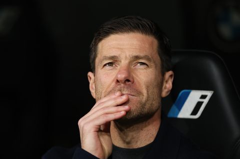 Nachdenklicher Blick: Xabi Alonso wusste, dass sein Stuhl bei Real Madrid wackelt – jetzt ist er gefallen