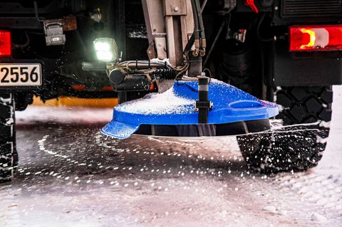 Eisregen und überfrierende Nässe haben auf der Autobahn A7 zu mehreren Unfällen geführt. Foto: Frank Molter/dpa