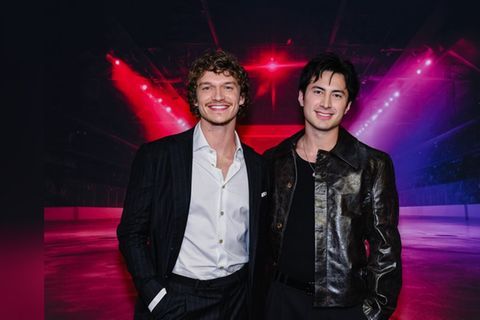 Connor Storrie (links) und Hudson Williams sind die Stars der Serie "Heated Rivalry".