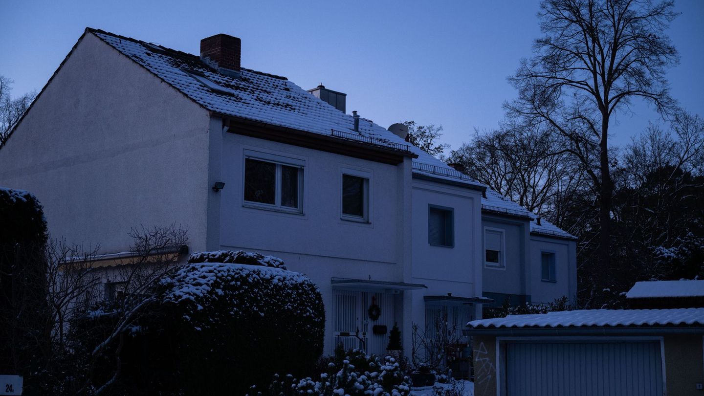 Während des Stromausfalls wurden Heizungen beschädigt, die Kunden saßen dann auch nach dem Wiederanlaufen der Versorgung noch in