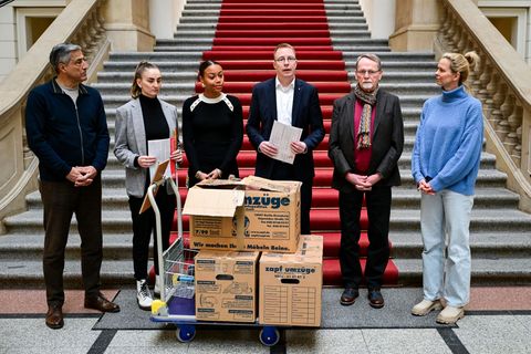 Kaweh Niroomand (l), Olympia-Beauftragter des Landes Berlin, treibt die Pläne zur Bewerbung um Olympische Spiele voran Foto: Seb