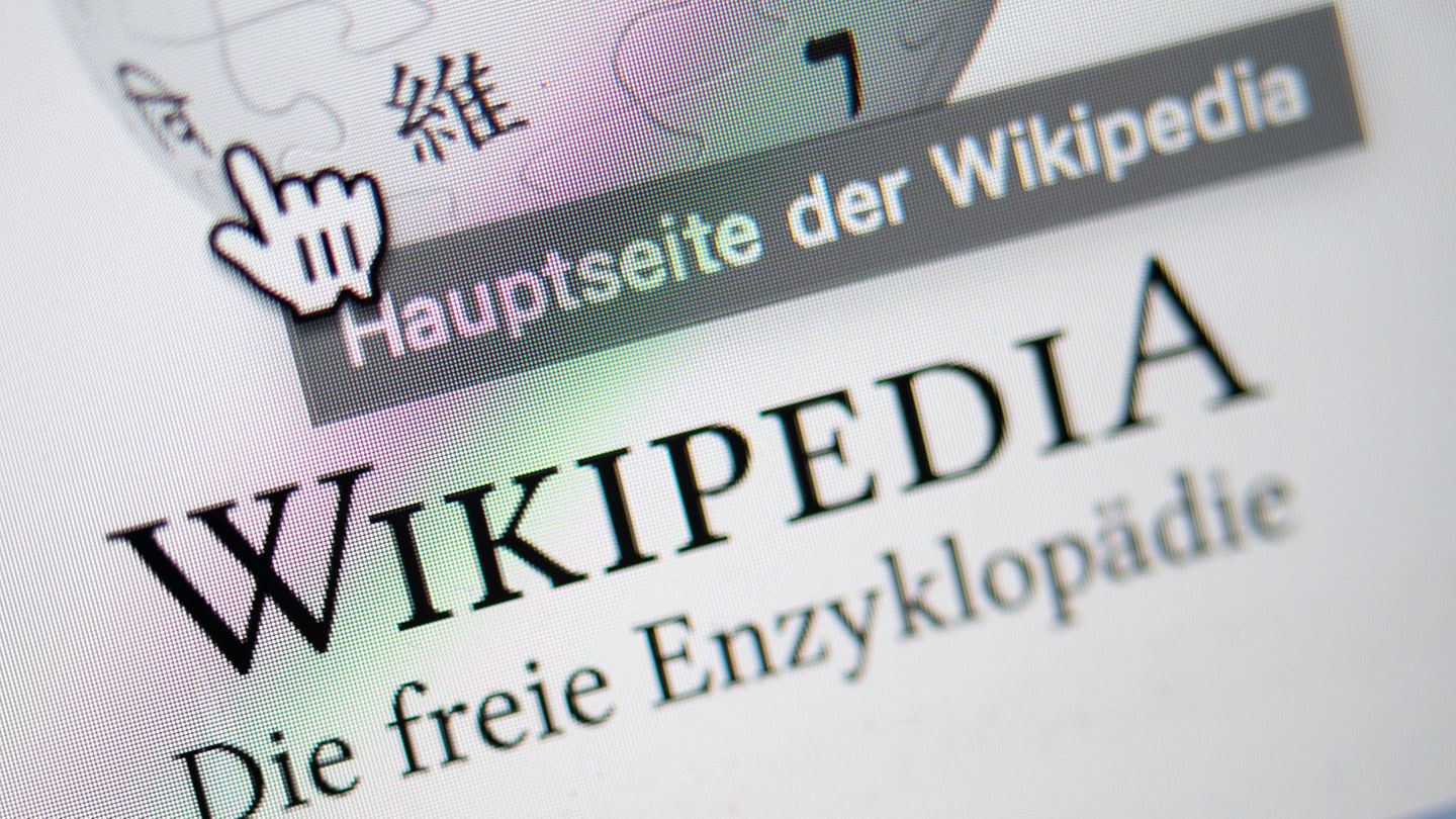 Online-Lexikon: Wikipedia mit 25 unter Druck durch KI-Konkurrenz
