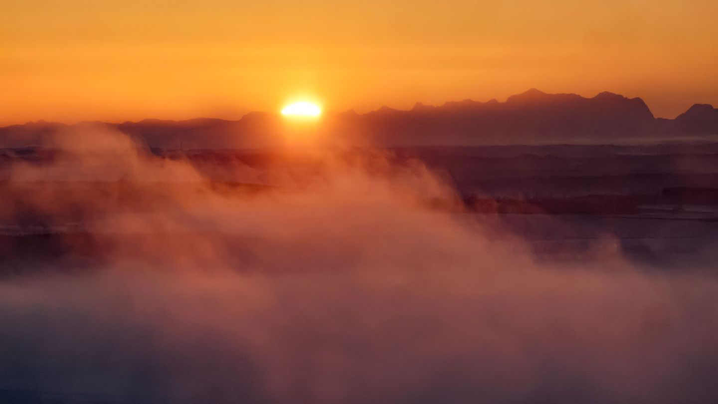 Der DWD rechnet mit wechselhaftem Wetter. (Symbolfoto) Foto: Thomas Warnack/dpa