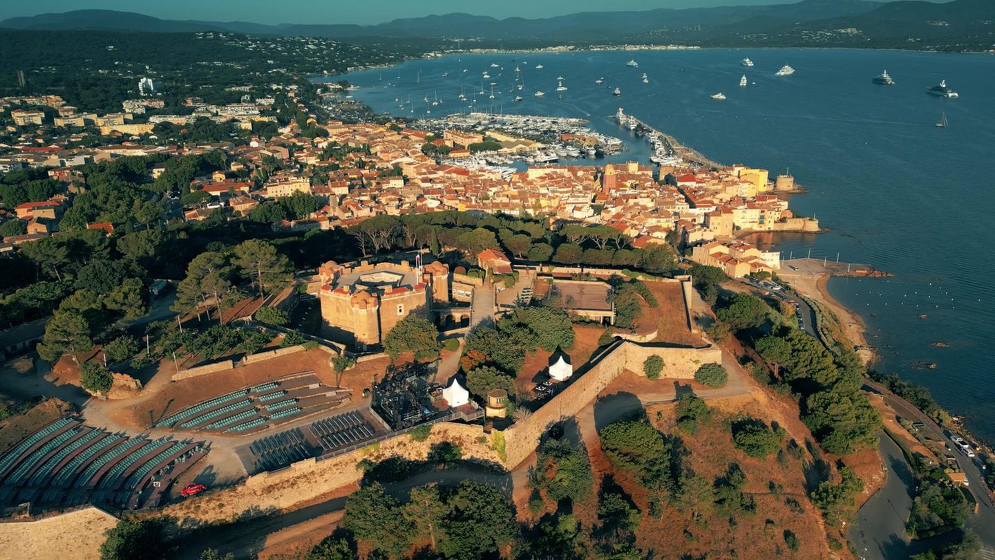 The White Lotus Château de La Messardière
