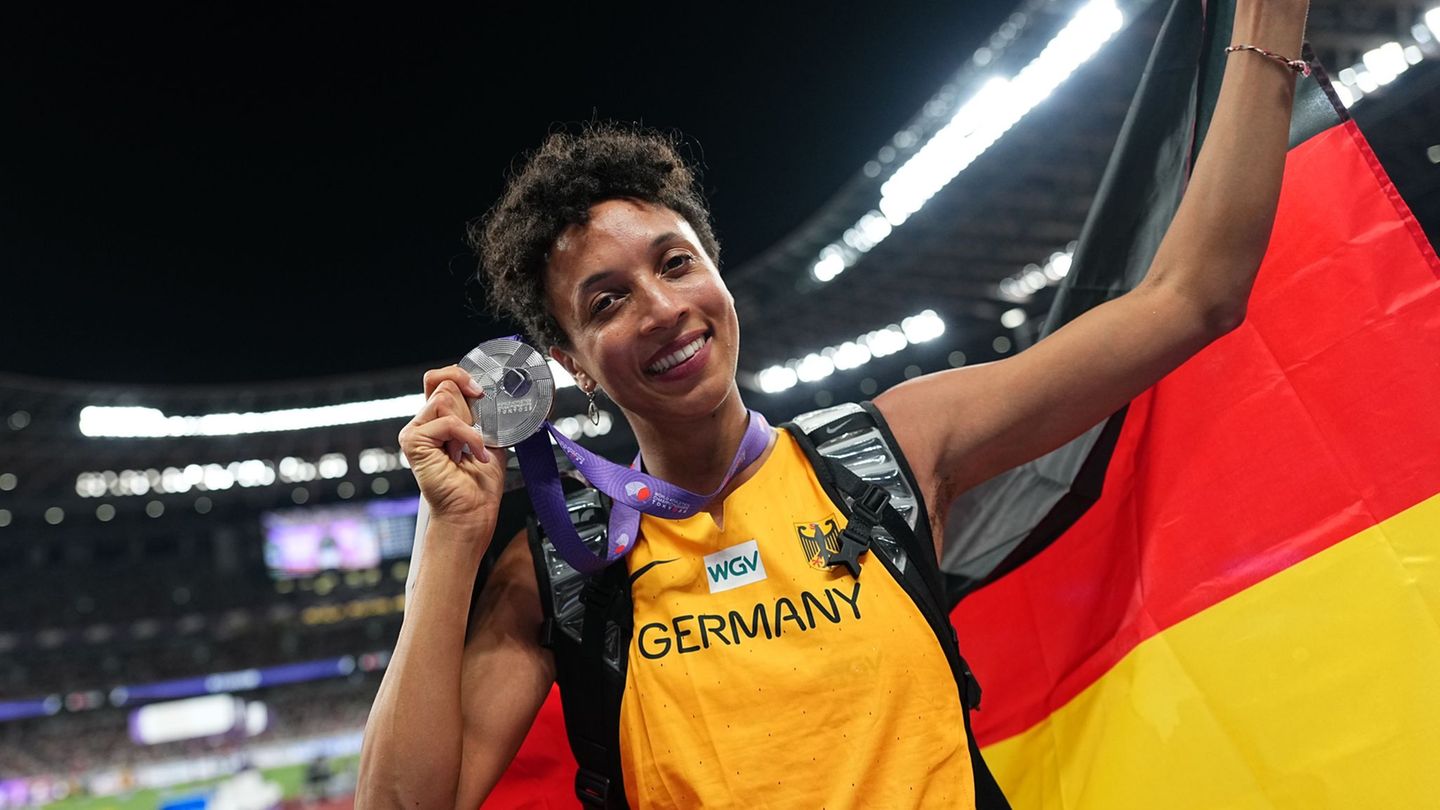 Lässt die Hallen-WM aus: Weitsprung-Star Mihambo. (Archivbild) Foto: Michael Kappeler/dpa