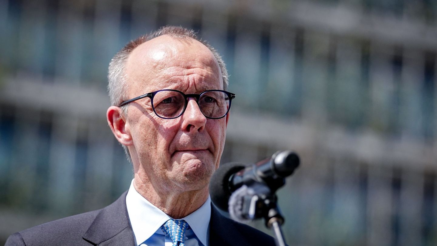 Kanzler Merz äußert sich in Indien mit deutlichen Worten zur Lage im Iran. Foto: Kay Nietfeld/dpa