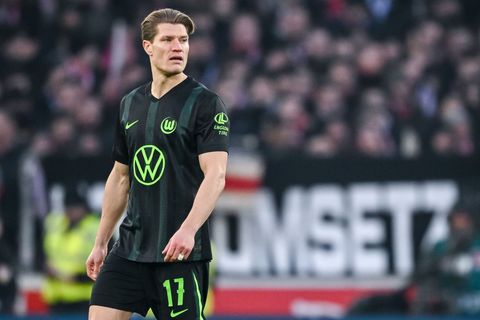 Kevin Behrens (hier im Trikot des VfL Wolfsburg) sorgte bei seinem neuen Club für negative Schlagzeilen. (Archivbild) Foto: Harr