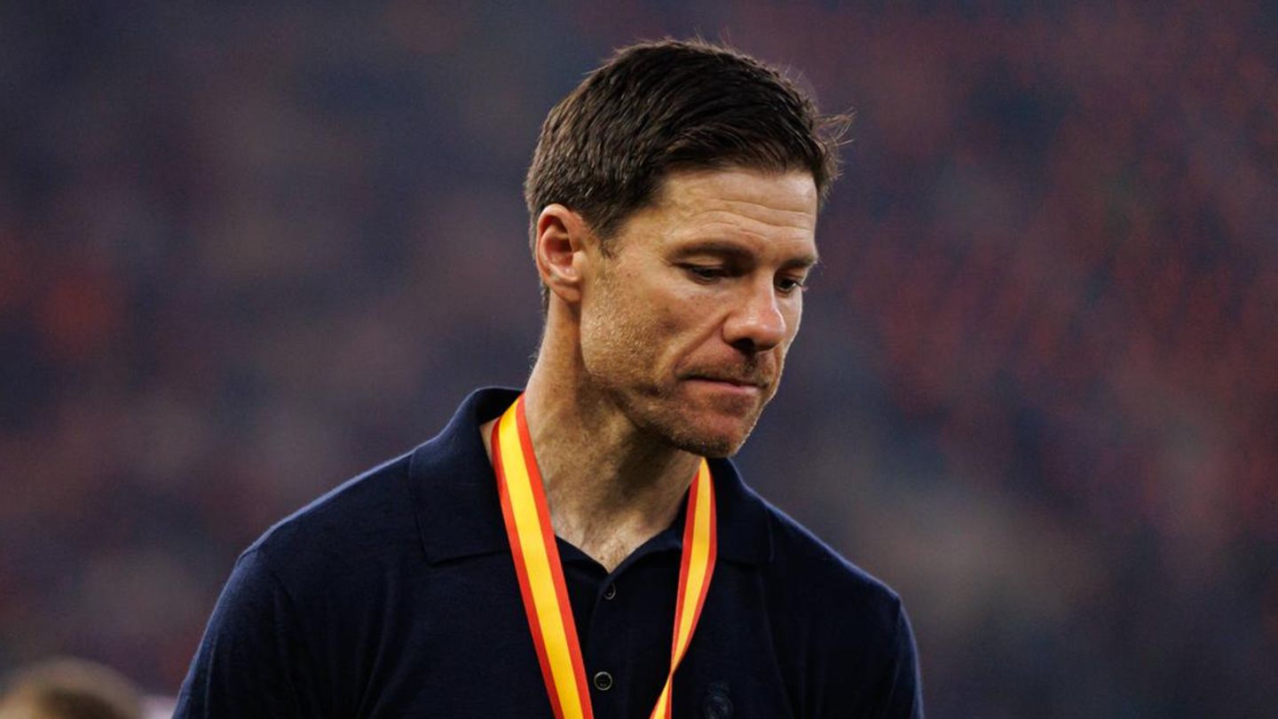 Xabi Alonso schaut deprimiert