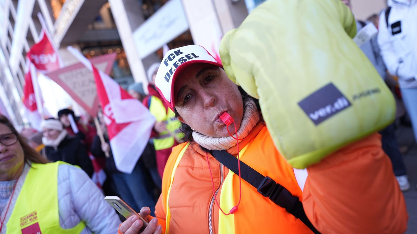 Öffentlicher Dienst: Warnstreik in Hamburg - Verdi erhöht Druck im Tarifstreit