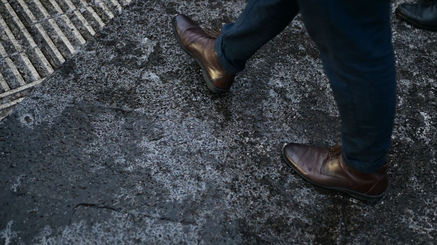 Sturzbedingte Knochenbrüche musste die Universitätsmedizin Greifswald infolge der Glätte behandeln. (Symbolbild) Foto: Sebastian