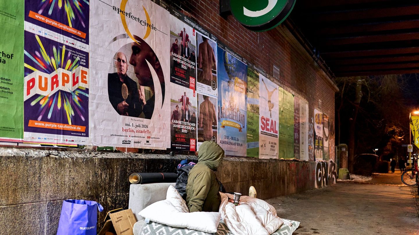 Bei eisigen Temperaturen haben mehr Menschen als sonst die Nummern der Kältehilfe gewählt, um Menschen auf der Straße zu helfen.