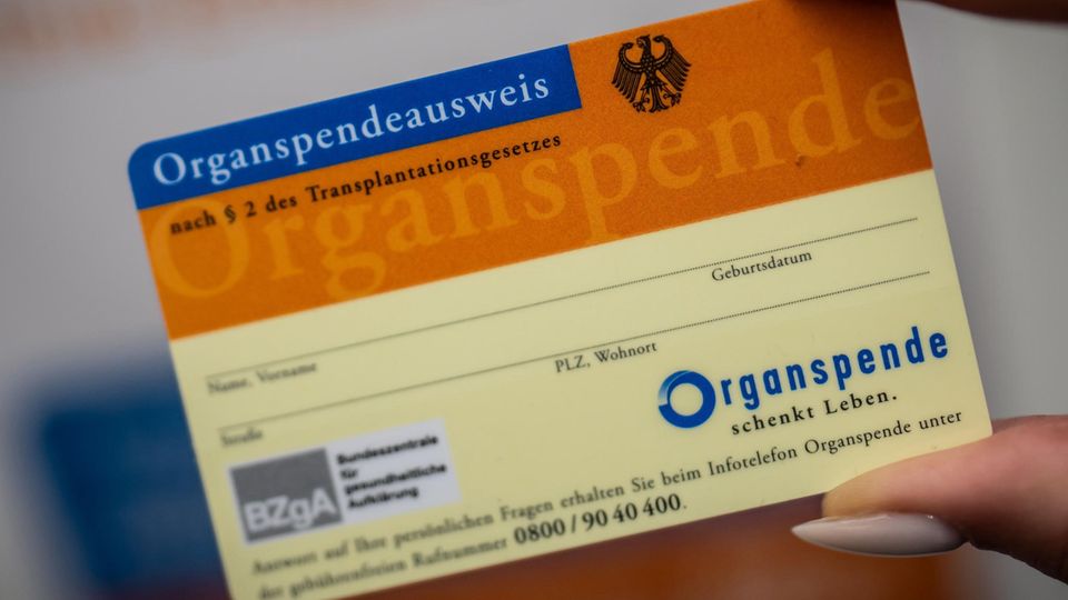 Der Organspendeausweis lässt einen seine Entscheidung zur Organspende dokumentieren