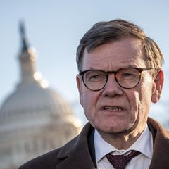 Außenminister Johann Wadephul (CDU) gibt vor dem US-Kapitol in Washington ein Pressestatement