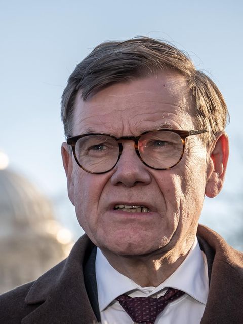 Außenminister Johann Wadephul (CDU) gibt vor dem US-Kapitol in Washington ein Pressestatement