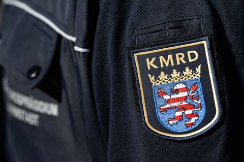 Der Bombenverdacht in Darmstadt muss weiter untersucht werden. (Symbolbild) Foto: Swen Pförtner/dpa