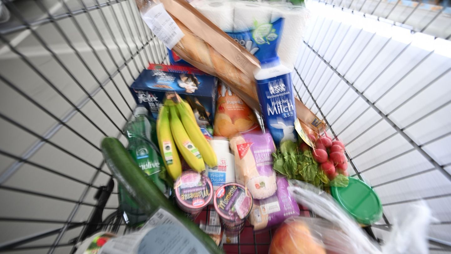 Lebensmittelpreise: "Deutschland-Korb" - was Rewe, Aldi & Co. dazu sagen