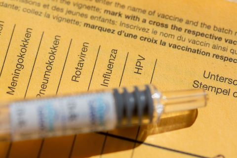 Ein großer Teil der Erkrankungen könnte durch Impfungen laut TK vermieden werden. (Symbolfoto) Foto: Fernando Gutierrez-Juarez/d