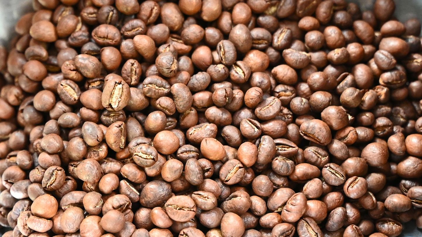 Zum Beispiel für Kaffee mussten die Menschen in Thüringen 2025 tiefere in die Tasche greifen als im Jahr zuvor. (Symbolbild) Fot