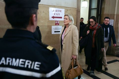 Le Pen weist die Vorwürfe zurück. Foto: Thomas Samson/AFP/dpa