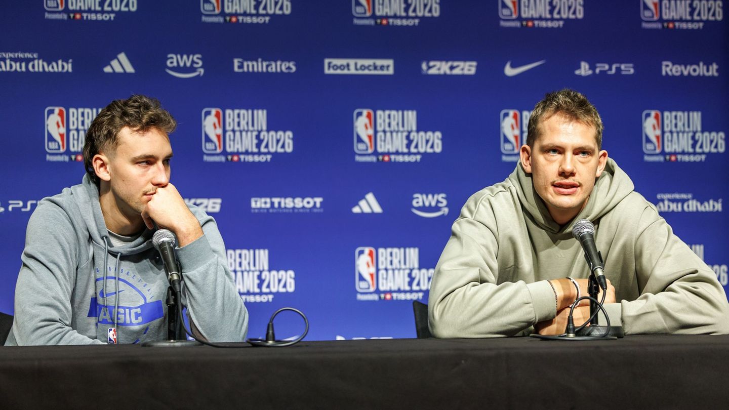 Die Brüder hoffen auf einen gemeinsamen Einsatz in ihrer Heimat. Foto: Andreas Gora/dpa