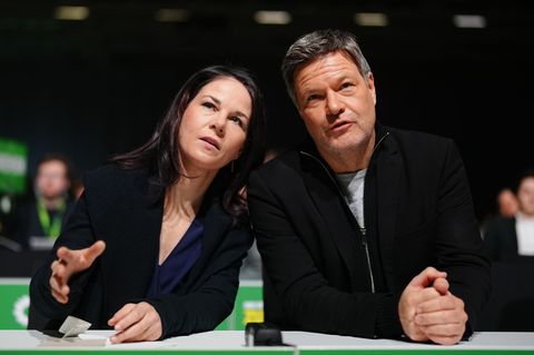 Annalena Baerbock und Robert Habeck werden in dem Gedicht aufs Korn genommen. (Archivbild) Foto: Kay Nietfeld/dpa