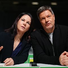 Annalena Baerbock und Robert Habeck werden in dem Gedicht aufs Korn genommen. (Archivbild) Foto: Kay Nietfeld/dpa