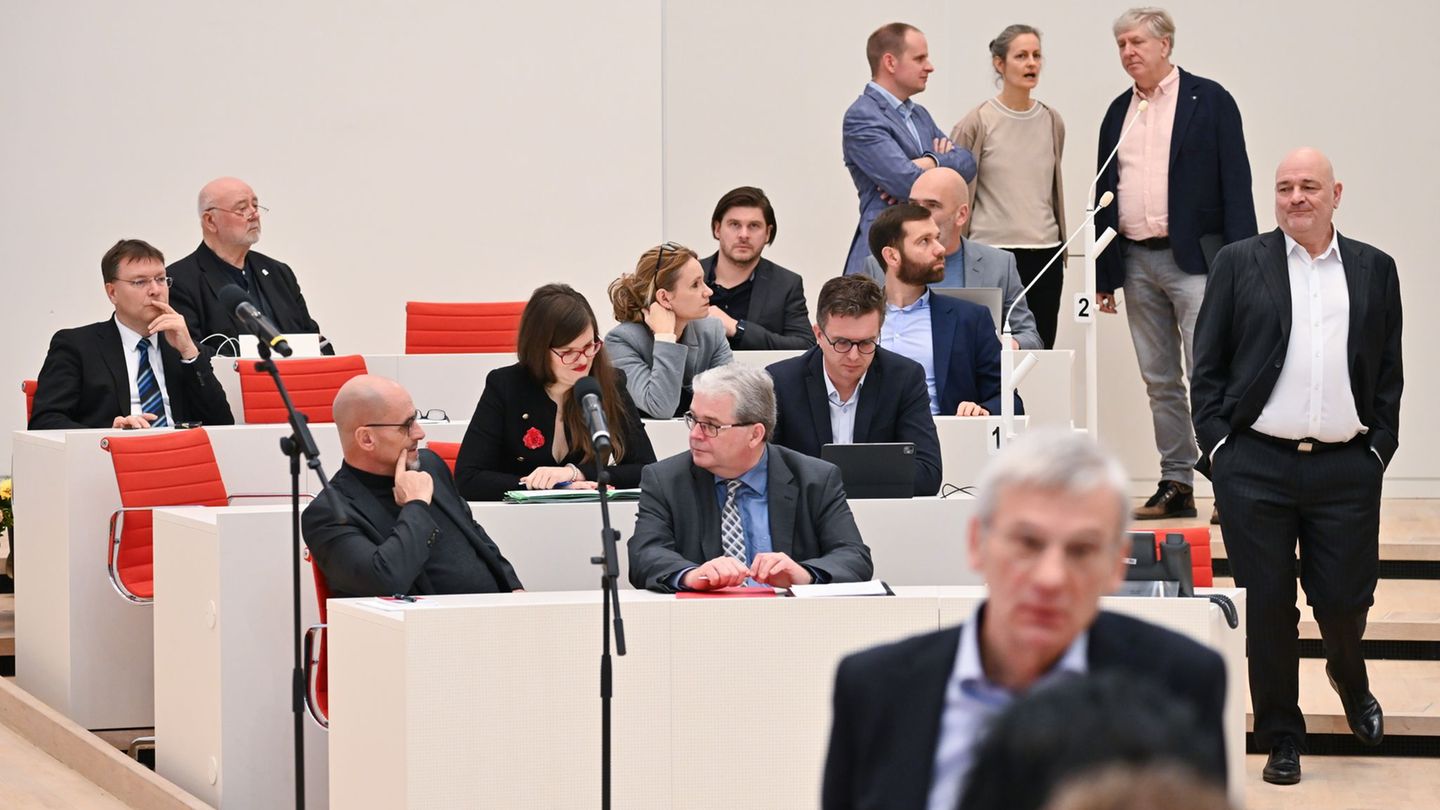 Brandenburgs AfD-Fraktionschef Hans-Christoph Berndt sieht inhaltliche Überschneidungen mit dem BSW (Archivbild). Foto: Sebastia