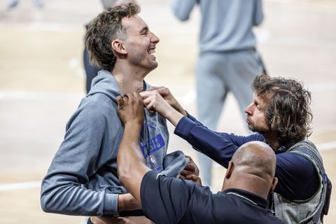 Die Wagner-Brüder sind zurück in Berlin. Foto: Andreas Gora/dpa