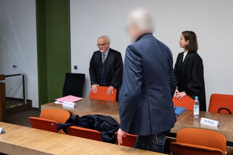 Vor Gericht erschien nur einer der beiden Angeklagten. Foto: Lukas Barth-Tuttas/dpa