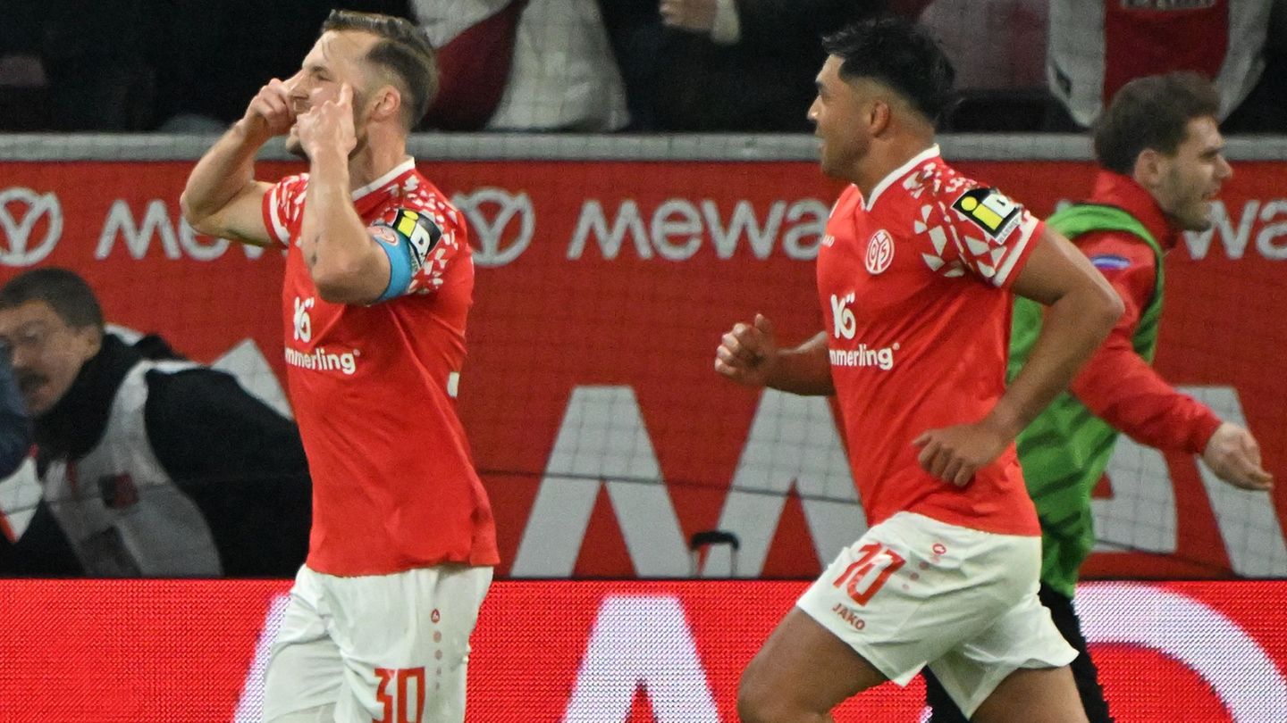 Silvan Widmer ließ Mainz jubeln. Foto: Torsten Silz/dpa