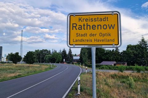 Bestürzung im Havelland: Wegen des Vorwurfs des sexuellen Missbrauchs an einer Klinik in Rathenow sitzt ein Kinderarzt in Unters