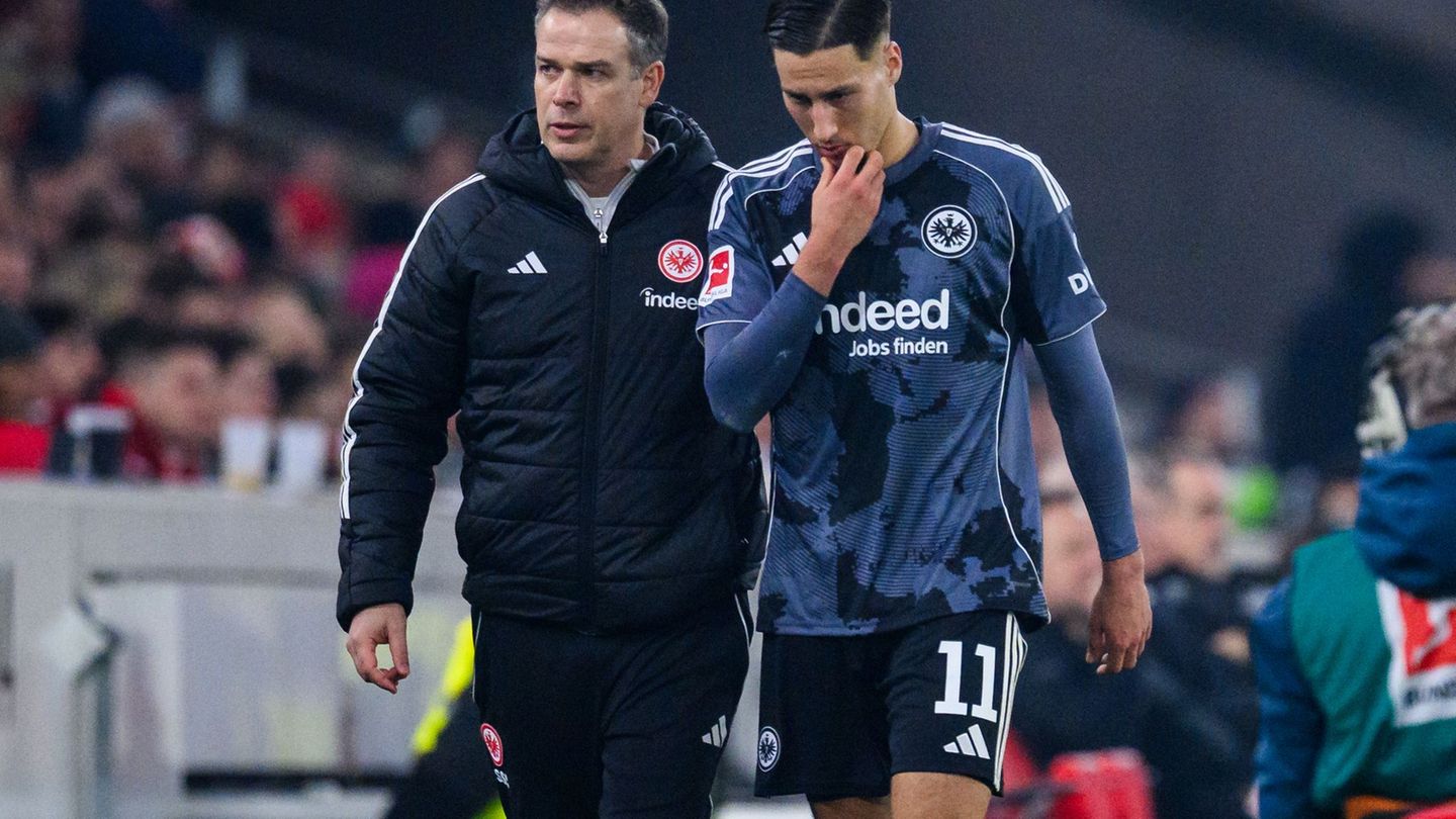 Musste in Stuttgart früh raus: Frankfurts Younes Ebnoutalib. Foto: Tom Weller/dpa