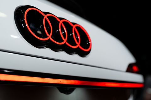 Audi hat 2025 weniger Autos verkauft, zum Jahresende geht die Tendenz aber nach oben. (Archivbild) Foto: Sven Hoppe/dpa