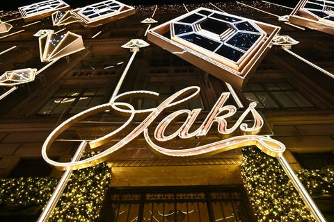 Saks Global entstand 2024 aus der Fusion der US-Luxuskaufhausketten Saks Fifth Avenue und Neiman Marcus. (Archivbild) Foto: Evan