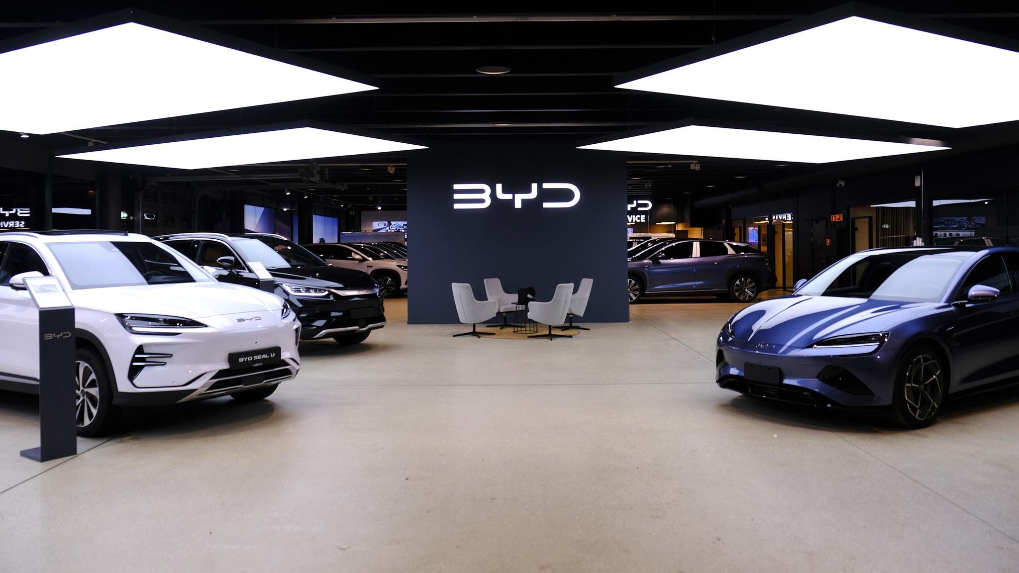 BYD Autos in einem Autohaus