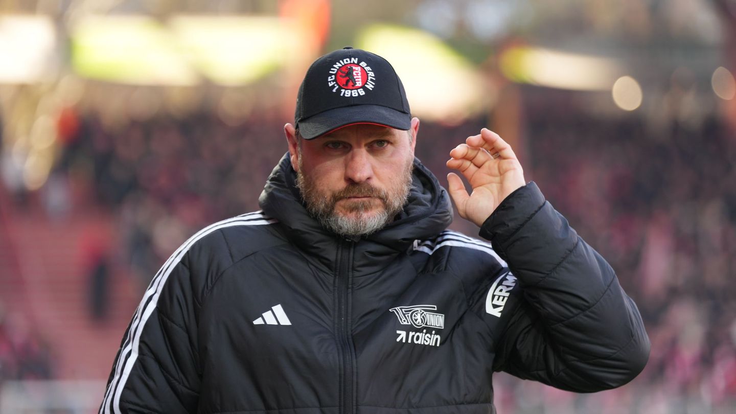 Steffen Baumgart hat seinen Vertrag als Chefcoach bei Union Berlin verlängert. (Archivbild) Foto: Soeren Stache/dpa