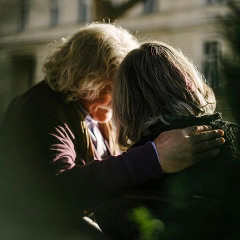 Ein altes Paar (Symbolbild Kontoregelung nach dem Tod)