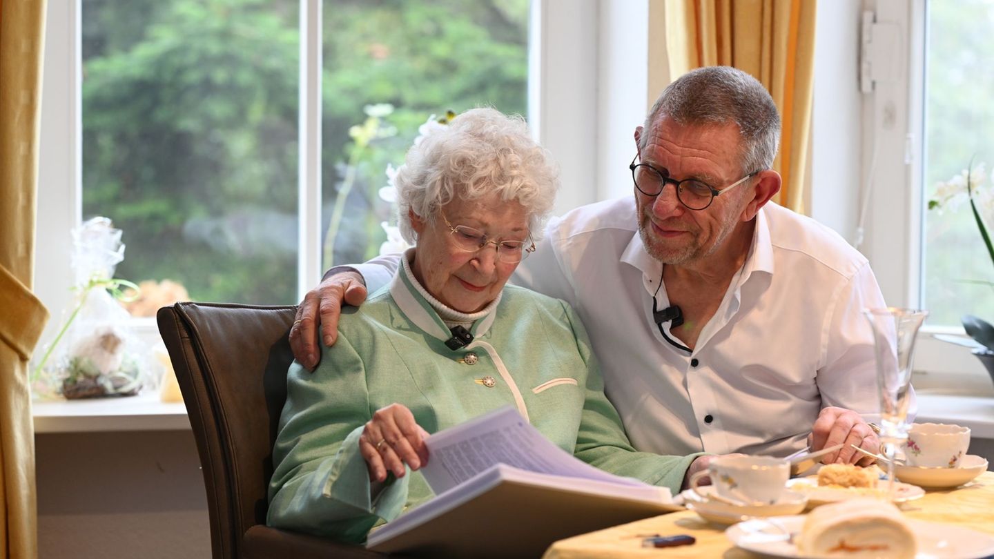 Eine Partnerschaftsbörse hat Ellen (80) und Johan (78) van Dijk zusammengebracht. Foto: Lars Penning/dpa