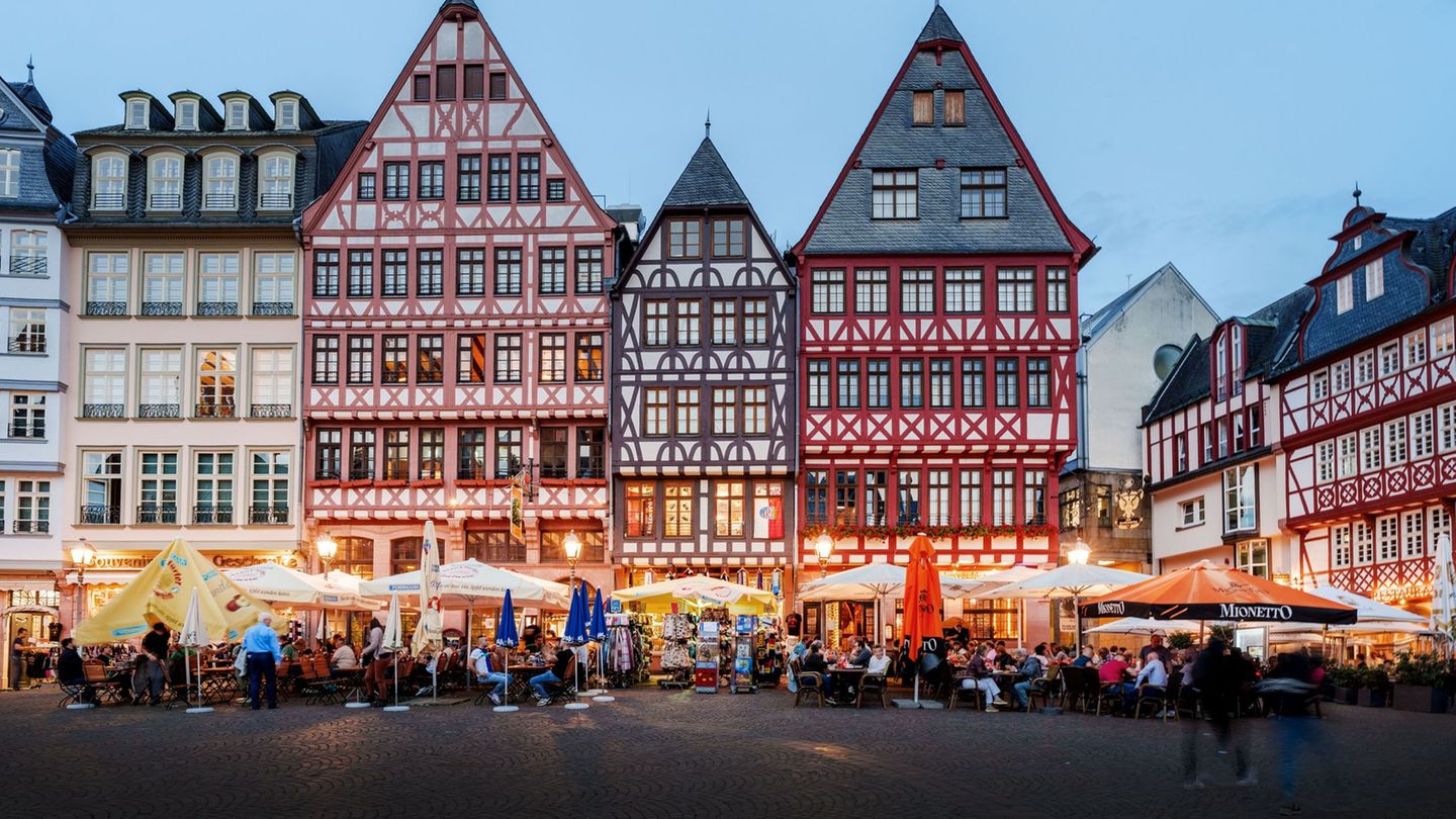 Die NGG ist sauer über das Lohnangebot der Dehoga Hessen. Foto: Andreas Arnold/dpa