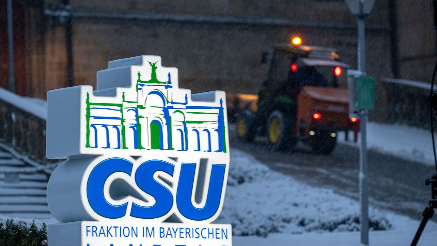 Zum Abschluss der CSU-Klausur stellen sich drei Unions-Fraktionschefs klar gegen die AfD. Foto: Pia Bayer/dpa