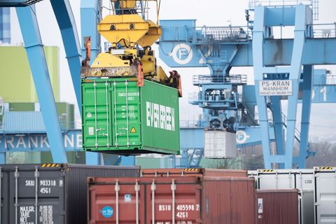 Vor allem der Güterversand war betroffen. (Archivbild) Foto: Sebastian Gollnow/dpa