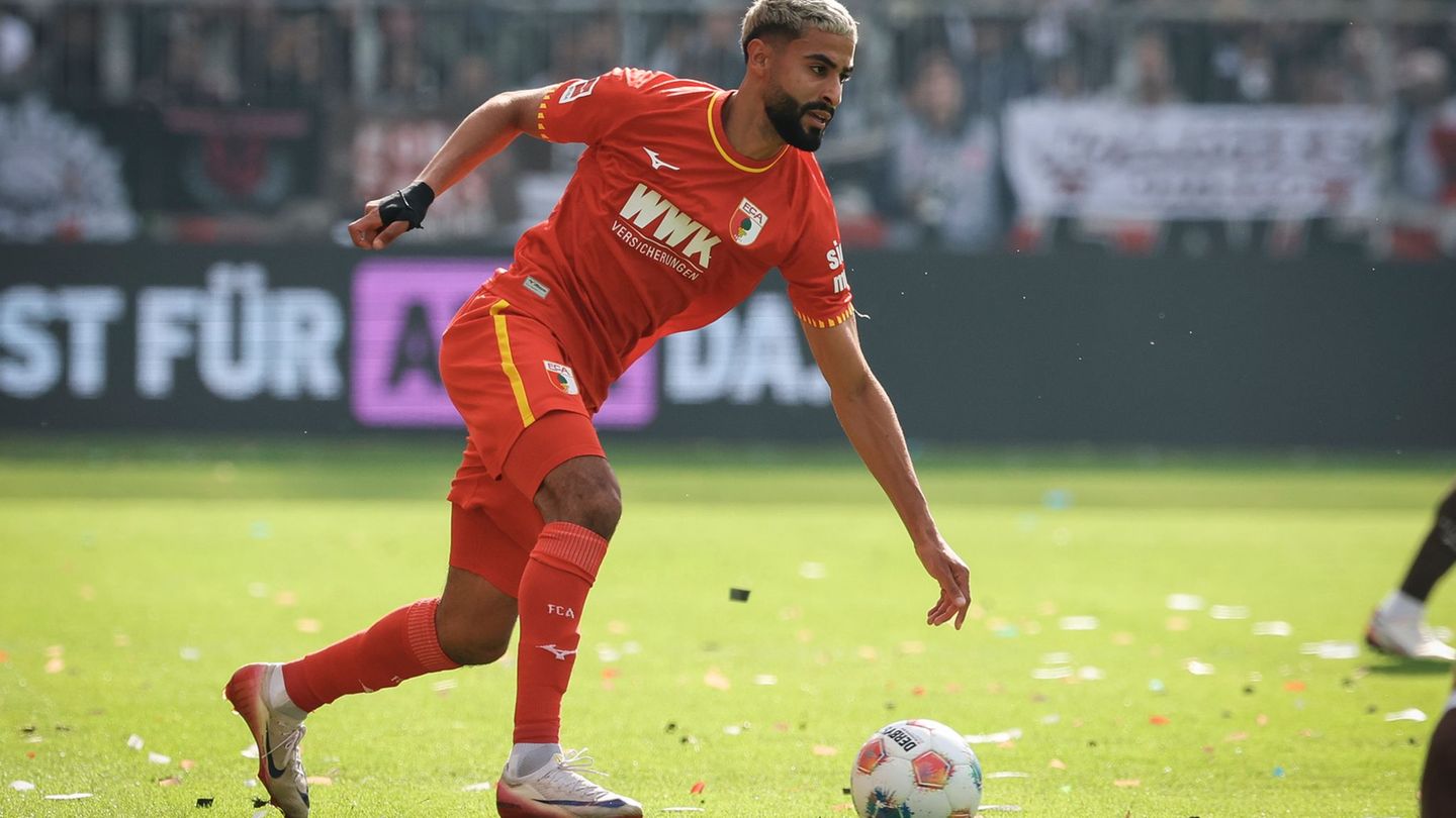 Kommt als Leihgabe vom FC Augsburg zu Hannover 96: Stürmer Elias Saad. (Archivbild) Foto: Christian Charisius/dpa