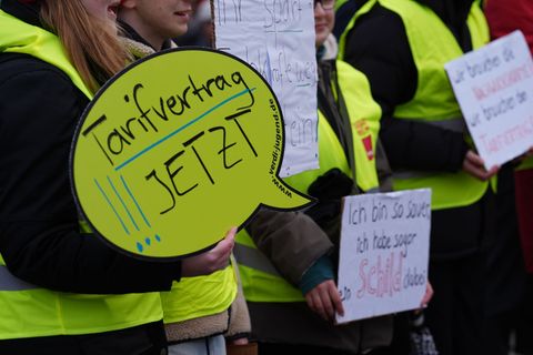Die GEW droht mit Streiks an Hochschulen und Schulen. Foto: Marcus Brandt/dpa