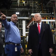 Donald Trump bei seinem Besuch im Ford-Werk in Michigan