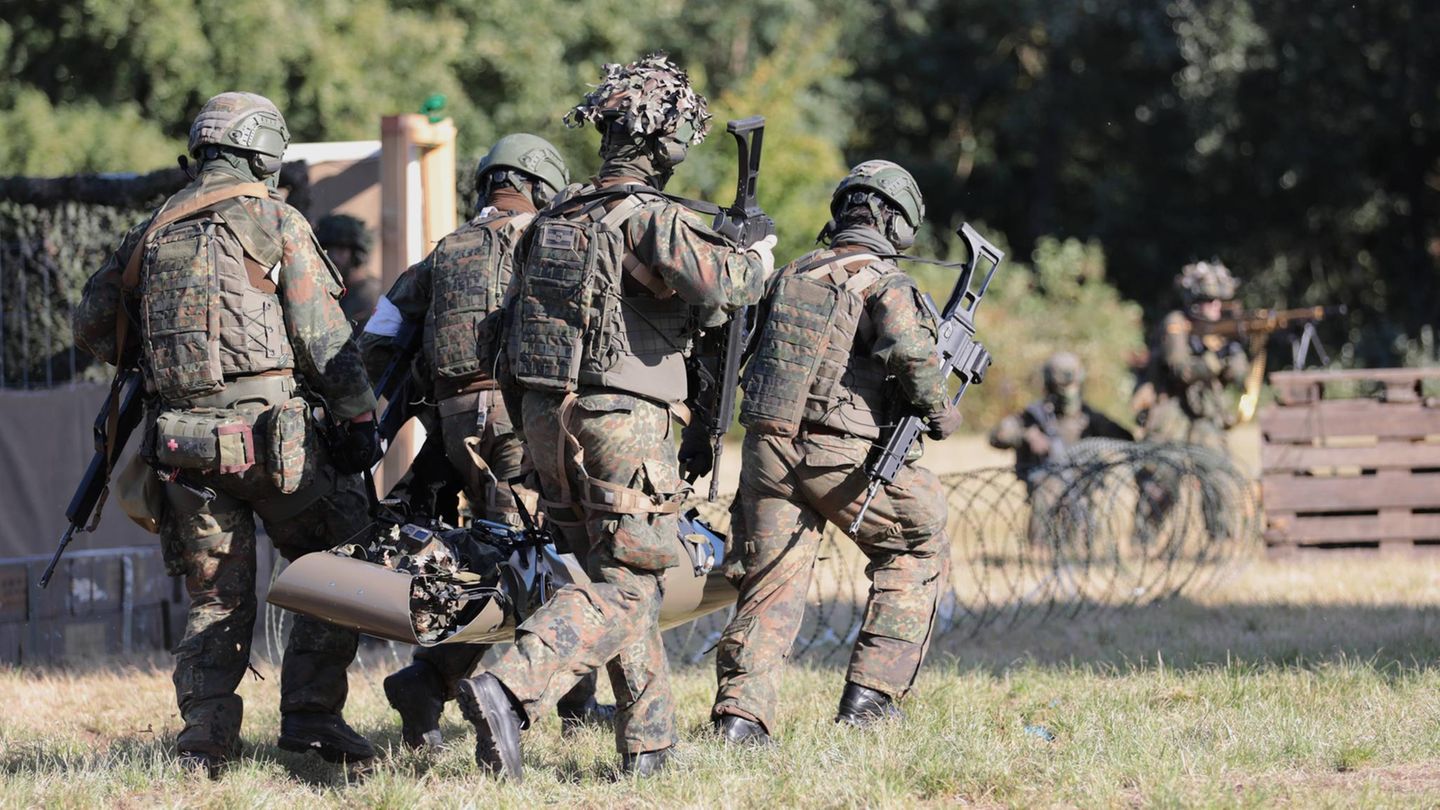 Soldaten des Fallschirmjägerregiments der Bundeswehr in Zweibrücken